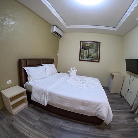 Buna Park Hotel Shkoder Exterior photo