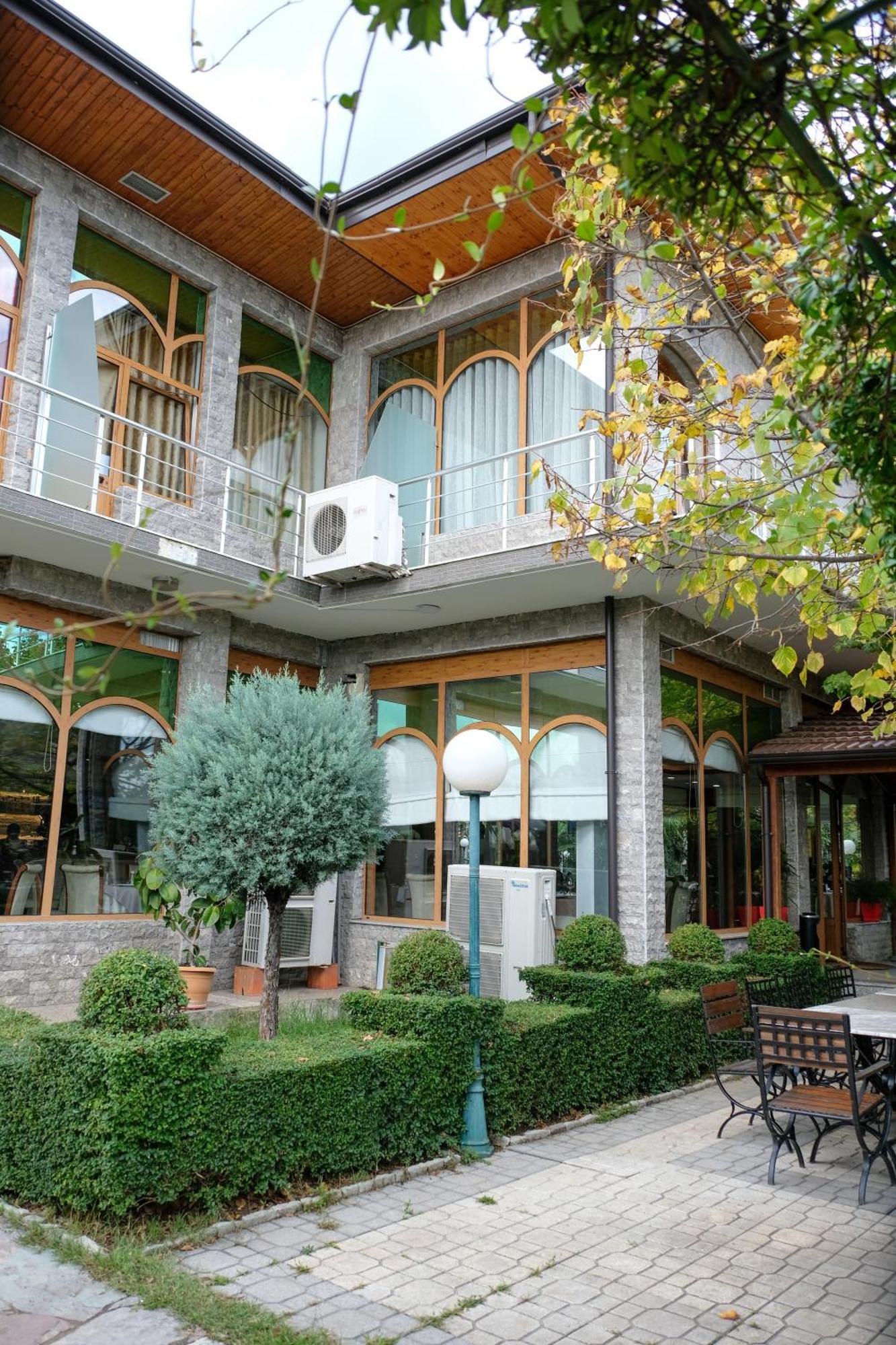Buna Park 4*