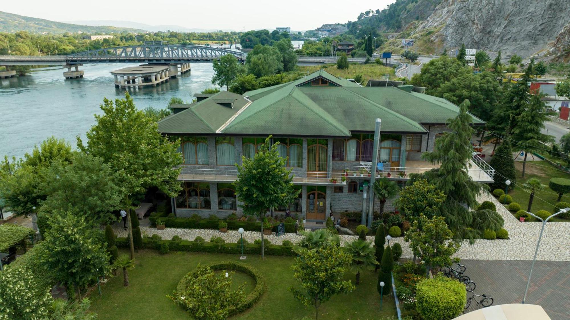 Buna Park 4*